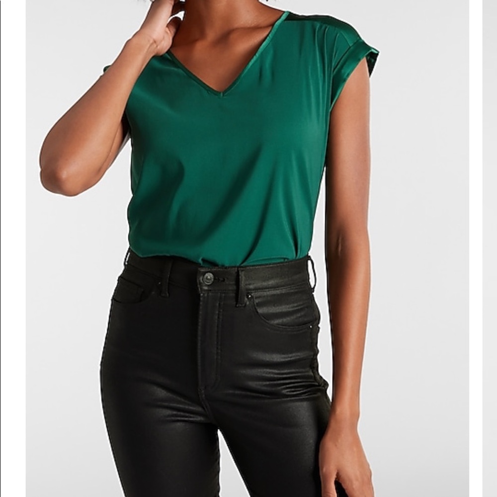 Express v neck